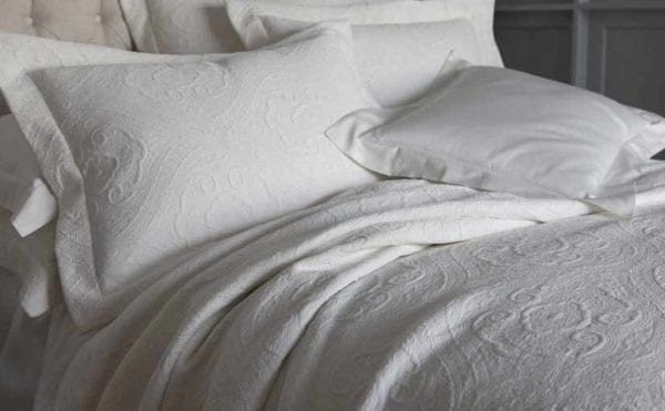 King Charles Matelassé Bedcover - White